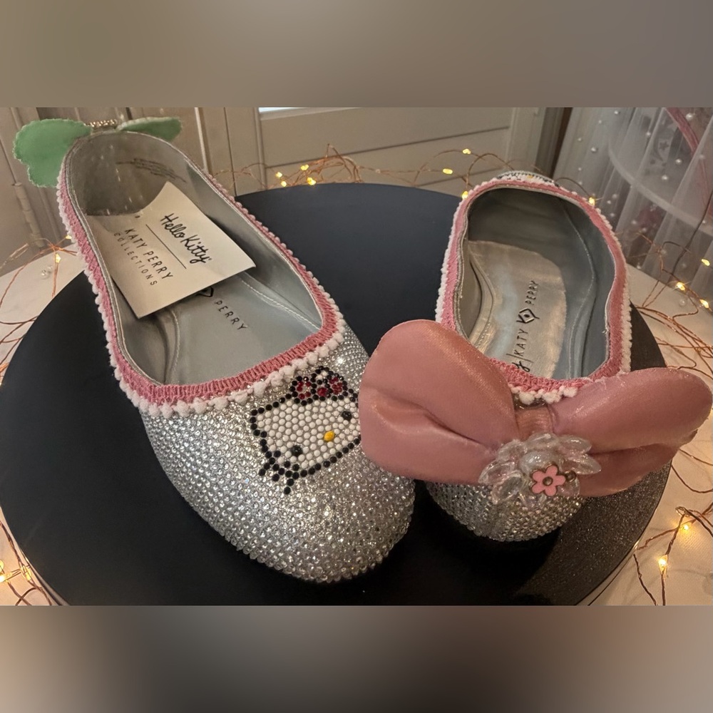 Hand Embellished Statement Crystal Ballet Flat in Hello Kitty Theme, size 8.5 - Picture 3 of 16